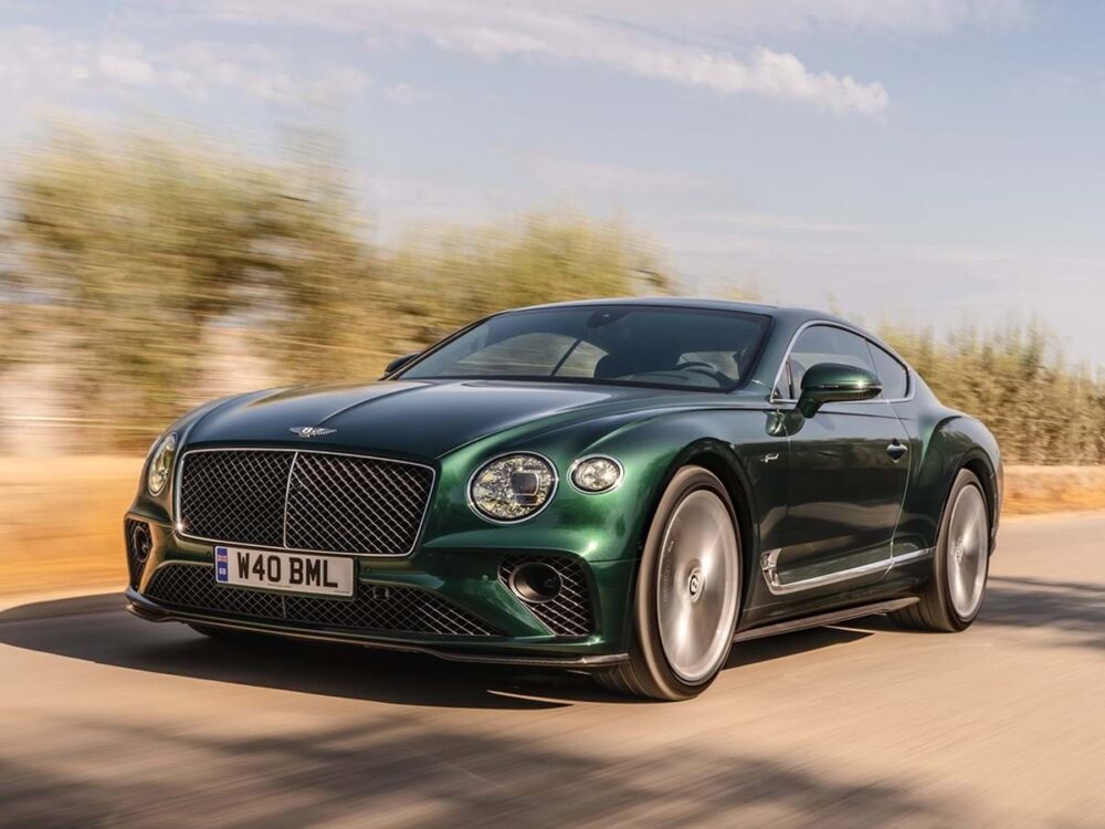 Marca Bentley într-o culoare frumoasă