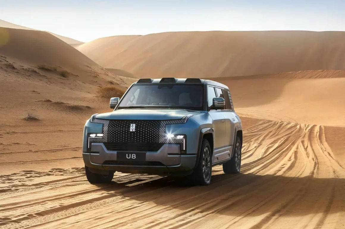 Byd Yangwang U8 redefinește luxul off-road
