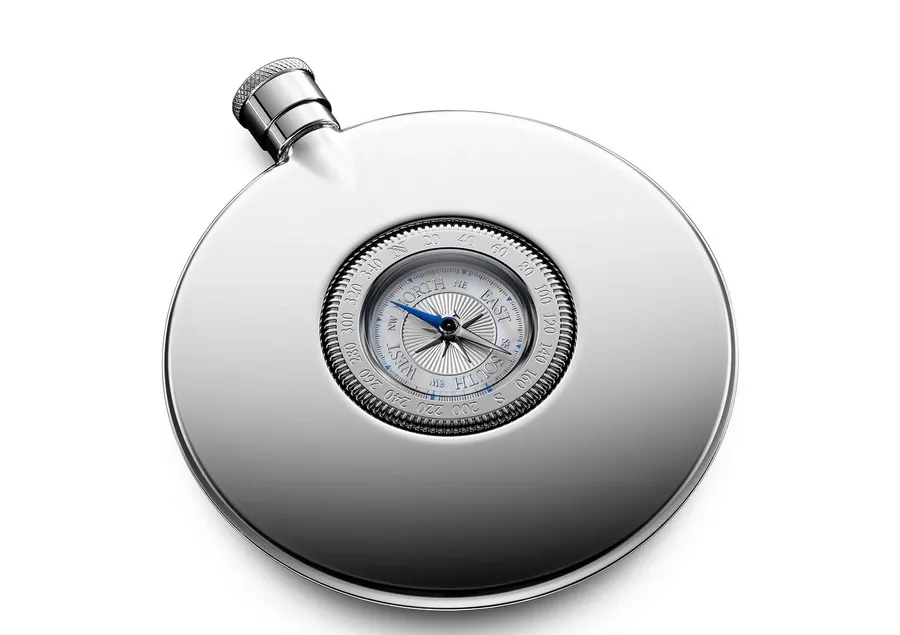 Ce să oferi unui bărbat la 70 de ani? Ploscă