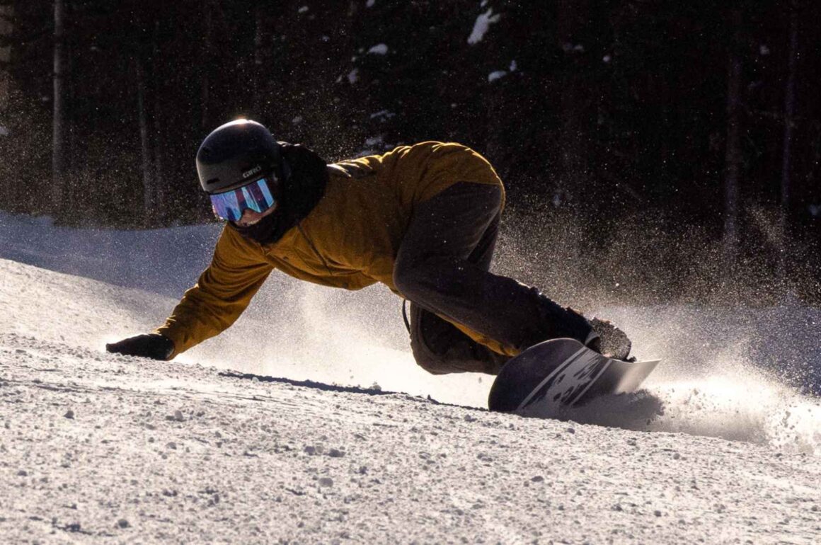 Cea Mai Bună Firmă de Snowboard Cum Să Alegi Brandul Potrivit Pentru Tine