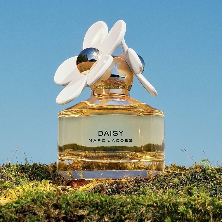 Cel mai atrăgător parfum pe care îl poate purta o femeie Daisy