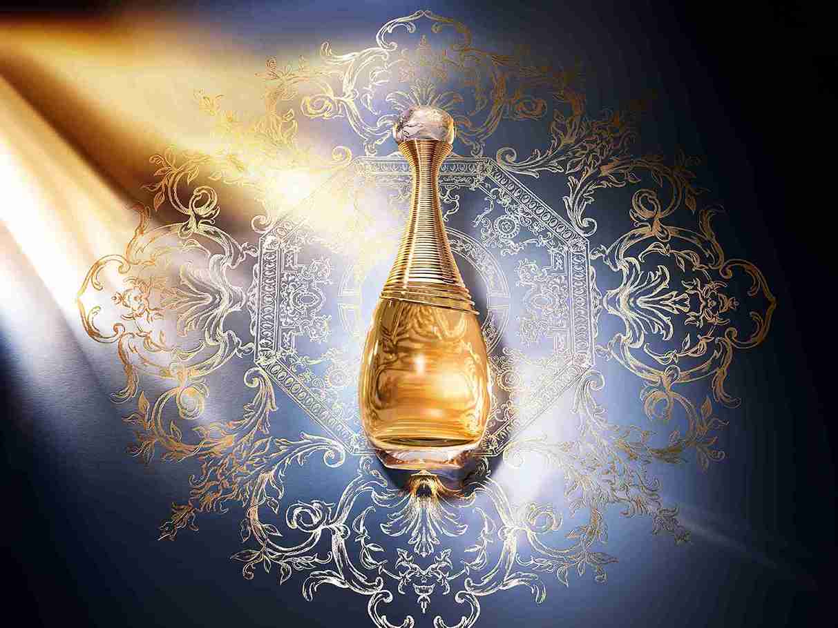 Cel mai atrăgător parfum pe care îl poate purta o femeie Dior