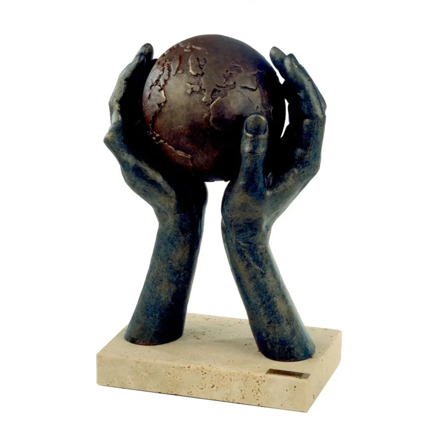 Sculptură pentru a 15-a aniversare a companiei