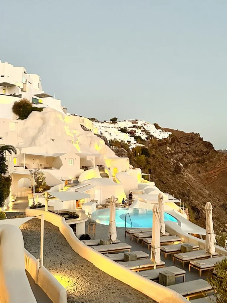 Hoteluri premium în Santorini