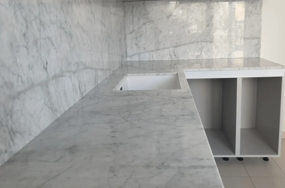 Marmură din Carrara în interior